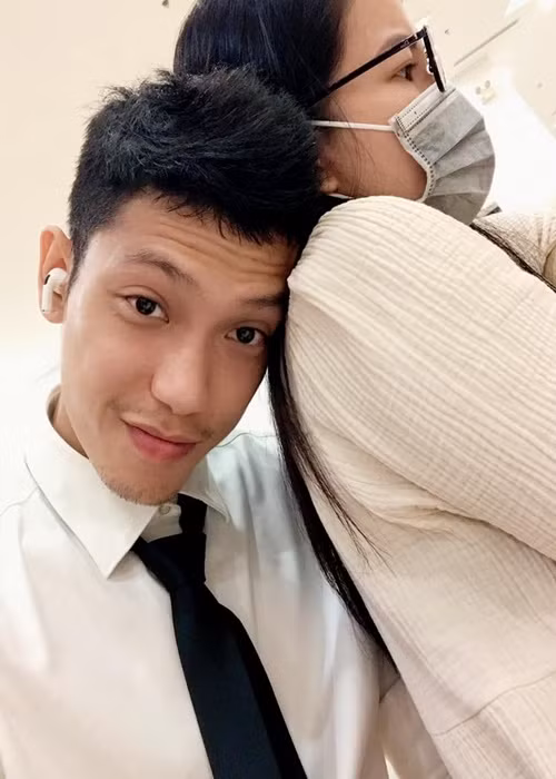 Hiền Sến gọi Lý Phương Châu là “nóc nhà”, cho biết bạn gái là điểm tựa cực kỳ vững chắc của anh.