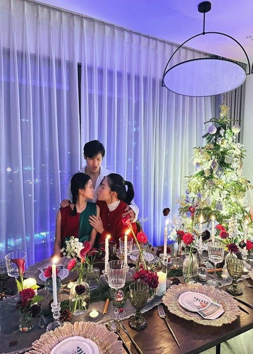 "Dạy Kỳ Kỳ học bài là Hiền Sến. Dạy Kỳ Kỳ bơi là Hiền Sến. Chơi với Kỳ Kỳ là Hiền Sến. Chở Kỳ Kỳ đi khắp nơi là Hiền Sến", Lý Phương Châu khoe bạn trai luôn chăm sóc con gái của cô.