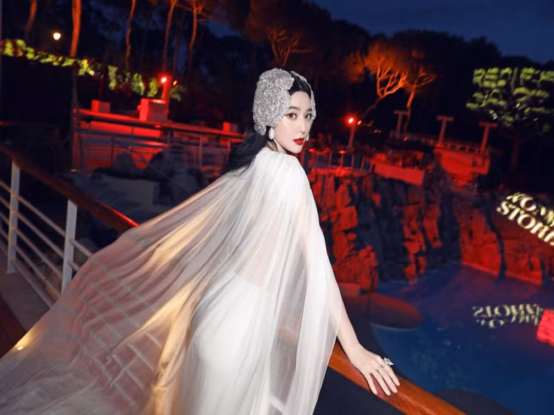 Phạm Băng Băng tích cực xuất hiện ở các sự kiện quốc tế sau khi bê bối trốn thuế năm 2018 lắng xuống hoàn toàn. Ảnh: Weibo.