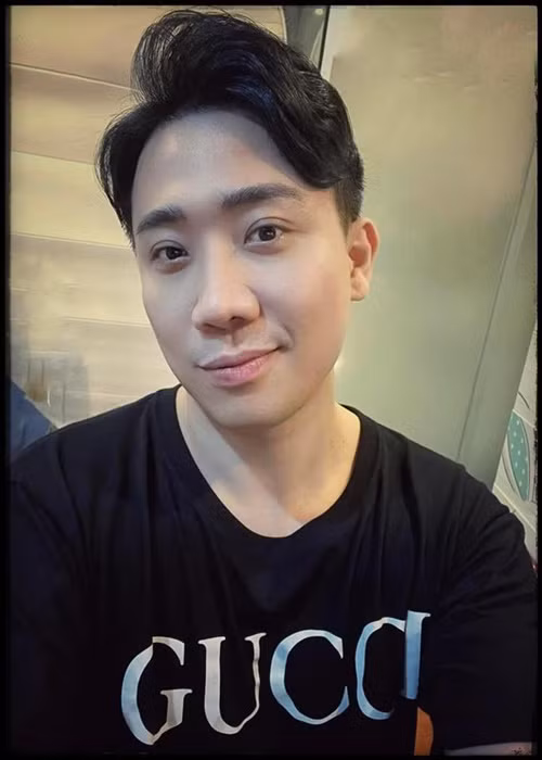 Khi bị bà Hằng livestream công kích chuyện từ thiện, Trấn Thành công khai sao kê trên trang cá nhân. Sau đó, dù liên tục bị bà Hằng réo tên, Trấn Thành không có bất kỳ phản hồi nào. Ảnh: Người Lao Động.