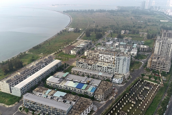 Huy bo tam dung giao dich tai san cua cac cty lien quan Phan Van Anh Vu