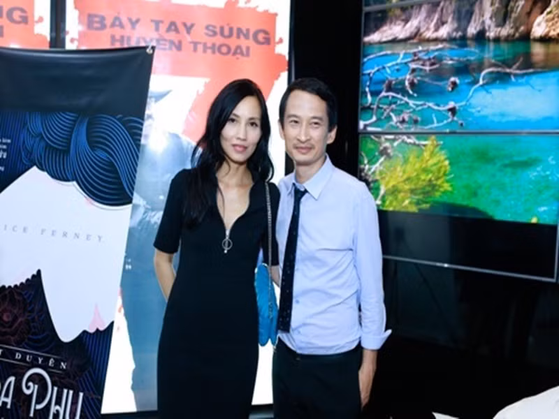 Trong cuộc phỏng vấn với Sức Khỏe Đời Sống, Yên Khê cho biết, chồng luôn nhìn thấy sự hy sinh của cô cho gia đình. Nữ diễn viên luôn tự đi chợ, tự lựa đồ sạch, tự nấu. Khi các con còn bé, cô thậm chí tự làm đậu phụ, sữa đậu nành. Ảnh: Vietnamnet.