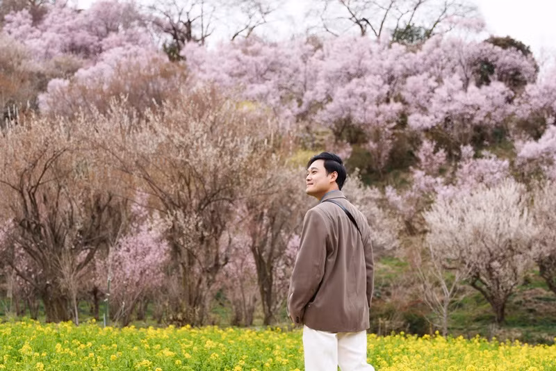 Giờ đây, mỗi khi đi hát, Quang Vinh không còn chỉ biết tới khách sạn và sân khấu mà cố gắng tìm hiểu, khám phá nơi anh đến.