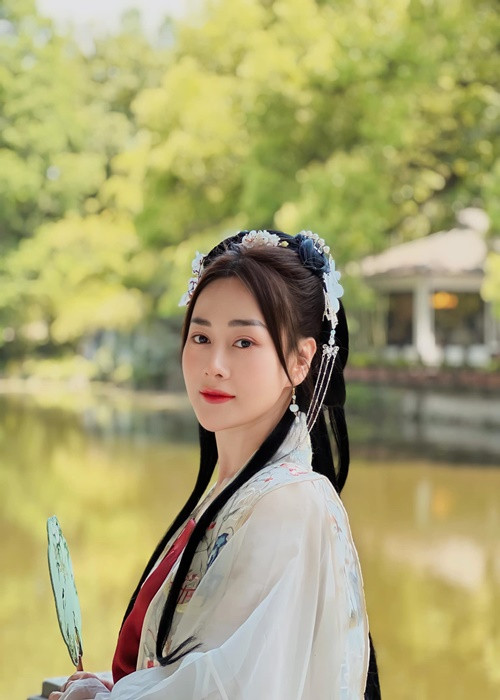 Từ giữa năm 2022 khi thừa nhận hẹn hò Shark Bình, Phương Oanh không đóng phim hay tham gia sự kiện giải trí. Ảnh: FBNV