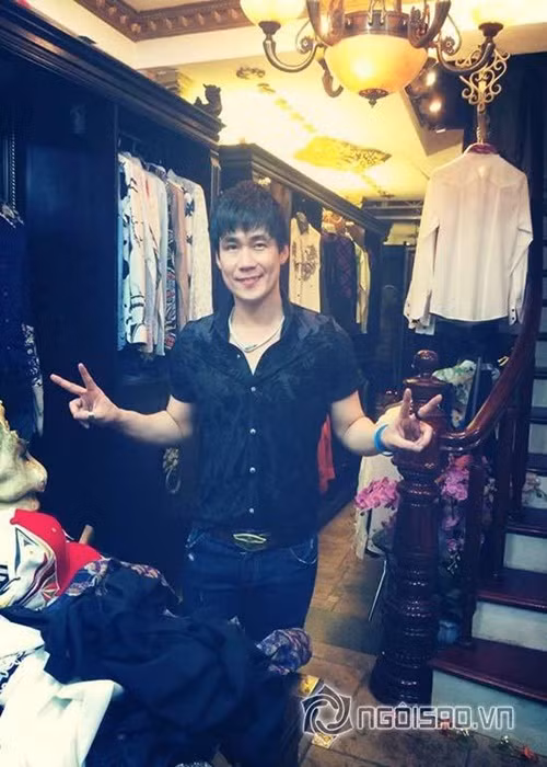 Phòng để đồ diễn của giọng ca Chiếc khăn gió ấm. Ảnh: Gia Đình Việt Nam.