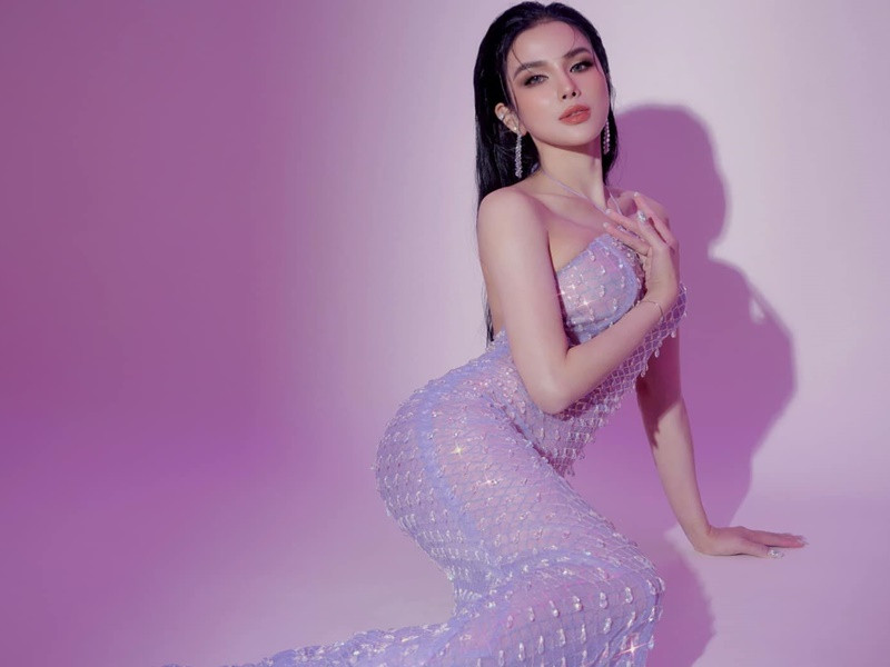 Diệp Lâm Anh kết hôn với doanh nhân Nghiêm Đức năm 2018. Đến năm 2022, cả hai ly hôn. Tới nay, Diệp Lâm Anh và chồng cũ vẫn chưa tìm được tiếng nói chung về việc nuôi con.