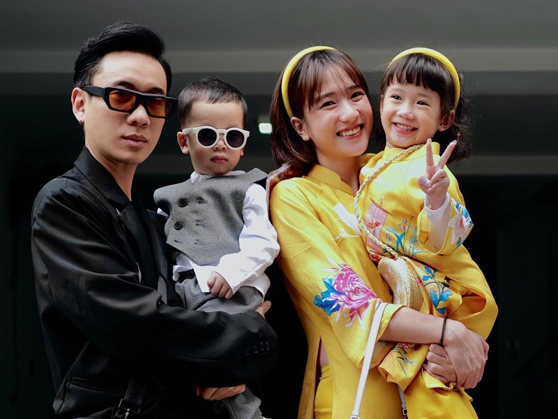 JustaTee kết hôn với hot girl Trâm Anh vào năm 2018 sau 5 năm hẹn hò. Cặp đôi có con gái CiCi và con trai Mino. Ảnh: FBNV.