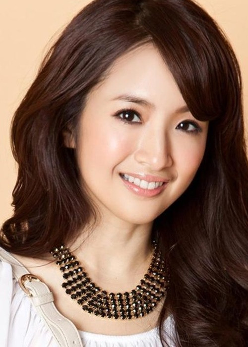 Lâm Y Thần lên tiếng phủ nhận mọi đồn đoán. Cô khẳng định không có chuyện phải sống luồn cúi trong nhà. Nữ diễn viên còn khoe được mẹ chồng làm cho bữa sáng. Ảnh: Khám phá