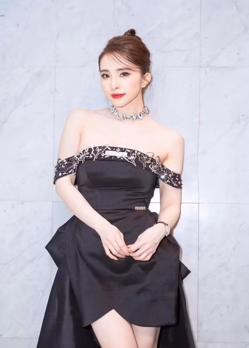 Quỳnh Nga chia sẻ, cô là đại gia của chính mình. “Bản thân không phải là người kiếm quá ít tiền và là người kiểm soát tài chính khá tốt", cô nói. Ảnh: FBNV