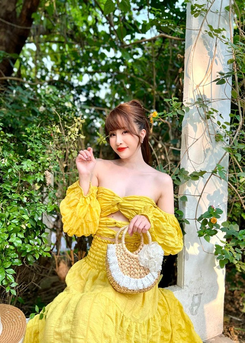 Tháng 1/2023, trong cuộc phỏng vấn với Dân trí, Quỳnh Nga cho biết, cô vẫn độc thân. Nữ diễn viên chia sẻ, khi độc thân, cô dành nhiều thời gian cho bản thân. Ảnh: FBNV