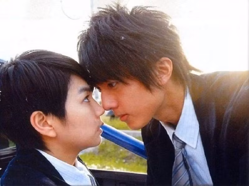 Ngoài ca hát, Ella còn đóng phim. Cô gây ấn tượng khi tham gia các phim: “Hoa hồng tình yêu", "Hoa dạng thiếu niên thiếu nữ", "Vươn tới các vì sao". Ảnh: Saostar