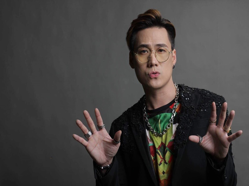 Năm 2019, Khánh Phương hát ca khúc "Độ ta không độ nàng" bằng tiếng Việt và tiếng Hoa. Bản cover của anh được nhiều khán giả yêu thích.