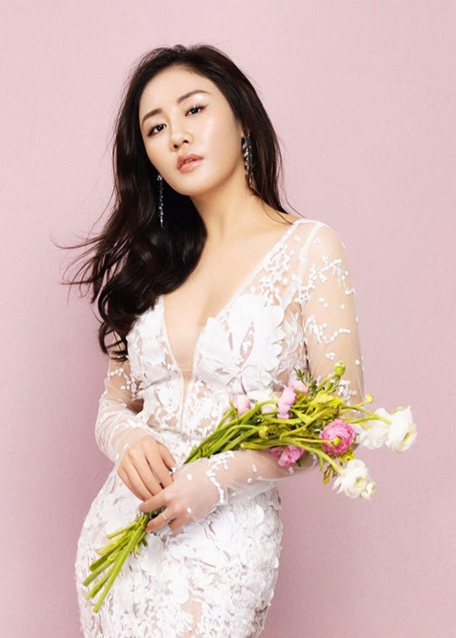 Vóc dáng của Văn Mai Hương ngày càng thon gọn, gợi cảm. Khi dự thi Vietnam Idol 2010, cô nặng gần 60 kg. Sau đó, Văn Mai Hương đã giảm 10 kg.