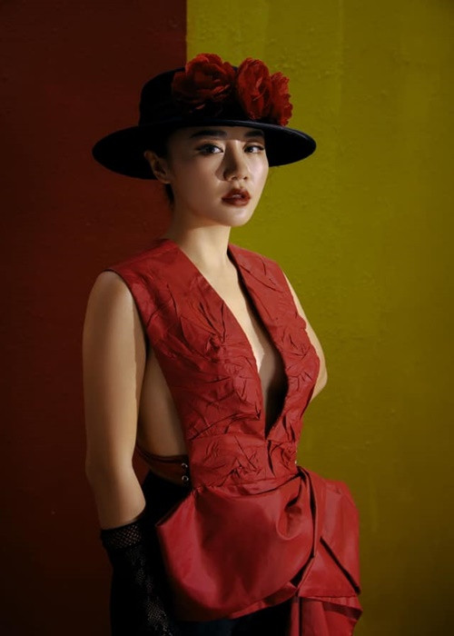 Nữ ca sĩ thăng hạng nhan sắc lẫn phong cách thời trang.