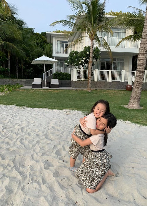 Mina và Misu thường xuyên diện đồ đôi.