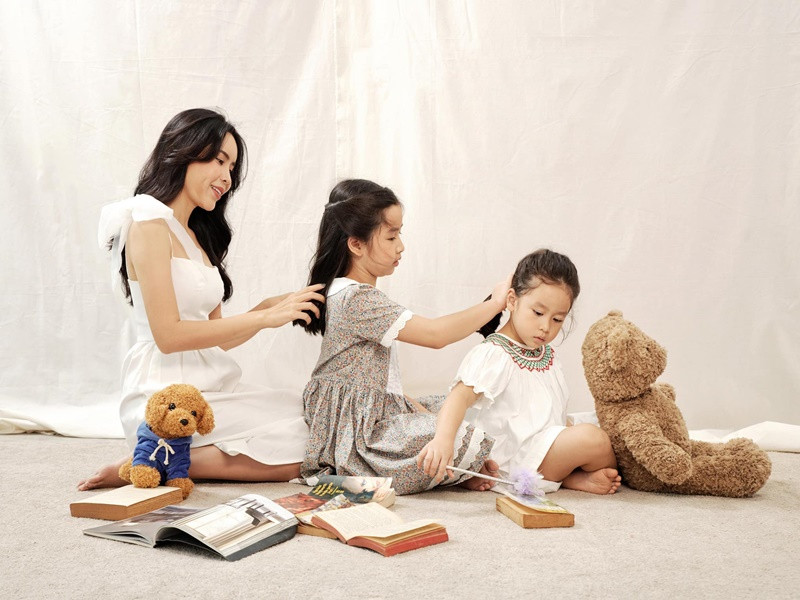 Nữ ca sĩ "than thở" trông Misu mệt gấp 2 lần trông một đứa con trai.