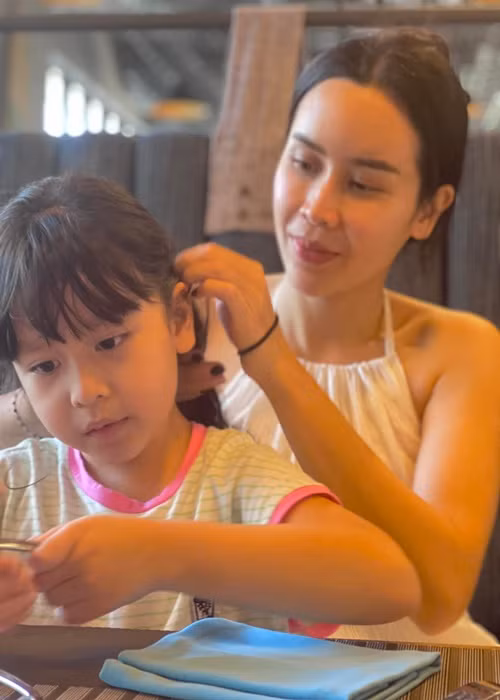 Lưu Hương Giang chia sẻ, cô con gái thứ hai rất tự lập, nghịch ngợm.