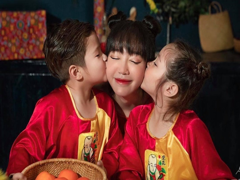 Elly Trần sinh con hai năm liên tiếp.