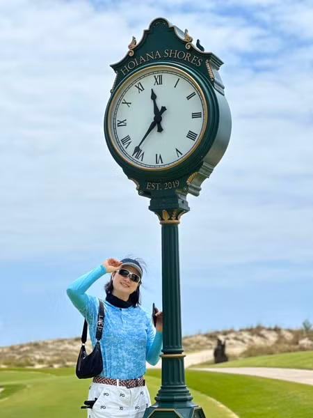 Kim Huệ của hiện tại thích đi du lịch, chơi golf...