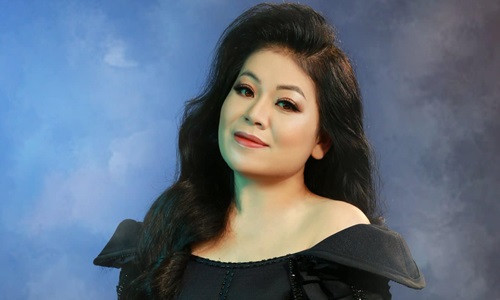 Sao Viet noi gi vu lum xum Anh Tho huy show?