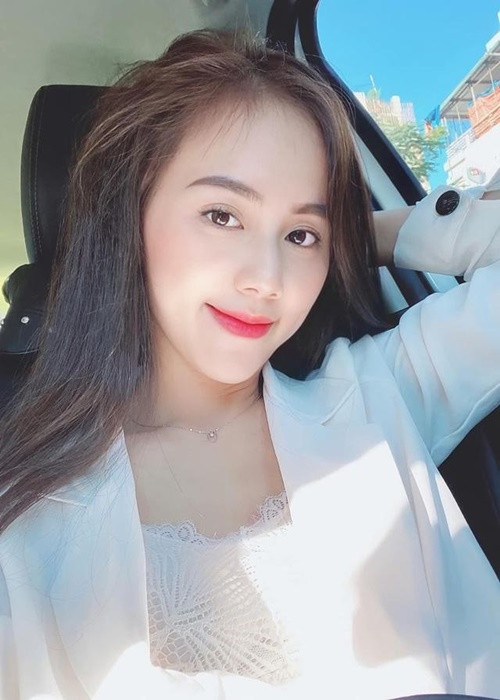 Phía Minh Thu cho biết, cô rất căng thẳng khi đóng cảnh nóng với Lãnh Thanh. "Tôi chưa từng tiếp xúc và làm việc với Lãnh Thanh trước đó. Vì vậy tôi không biết anh định phối hợp với tôi đến mức nào, liệu Lãnh Thanh có muốn bạo liệt hơn hay không? Sau khi bàn bạc, cuối cùng hai anh em cũng thống nhất được cách diễn sao cho vẫn đẹp và vẫn thể hiện được nội dung của cảnh nóng đó", Minh Thu chia sẻ. Ảnh: Tiền Phong