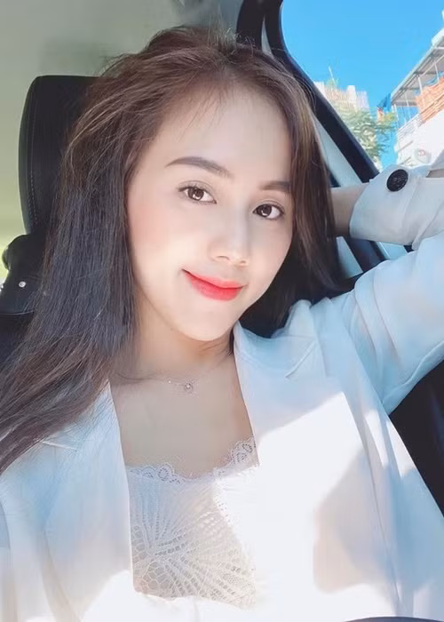 Phía Minh Thu cho biết, cô rất căng thẳng khi đóng cảnh nóng với Lãnh Thanh. "Tôi chưa từng tiếp xúc và làm việc với Lãnh Thanh trước đó. Vì vậy tôi không biết anh định phối hợp với tôi đến mức nào, liệu Lãnh Thanh có muốn bạo liệt hơn hay không? Sau khi bàn bạc, cuối cùng hai anh em cũng thống nhất được cách diễn sao cho vẫn đẹp và vẫn thể hiện được nội dung của cảnh nóng đó", Minh Thu chia sẻ. Ảnh: Tiền Phong