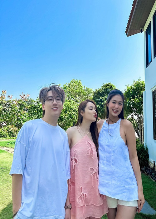 "Làm tôi bóp cái bụng quá trời, giữ bí mật cho Phương, xong sáng nay thấy Phương công khai", Phát La viết trên trang cá nhân. Ảnh: FBNV.