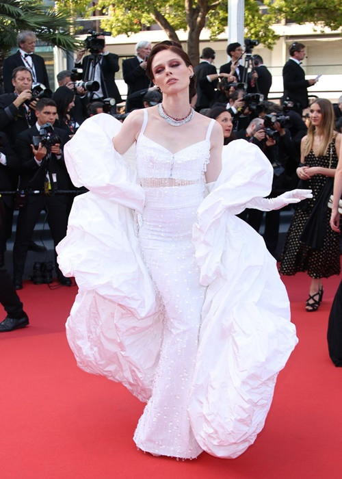 "Nữ hoàng tạo dáng" Coco Rocha tham dự thảm đỏ Cannes trong vài năm trở lại đây. Ảnh: Harper's Bazaar.