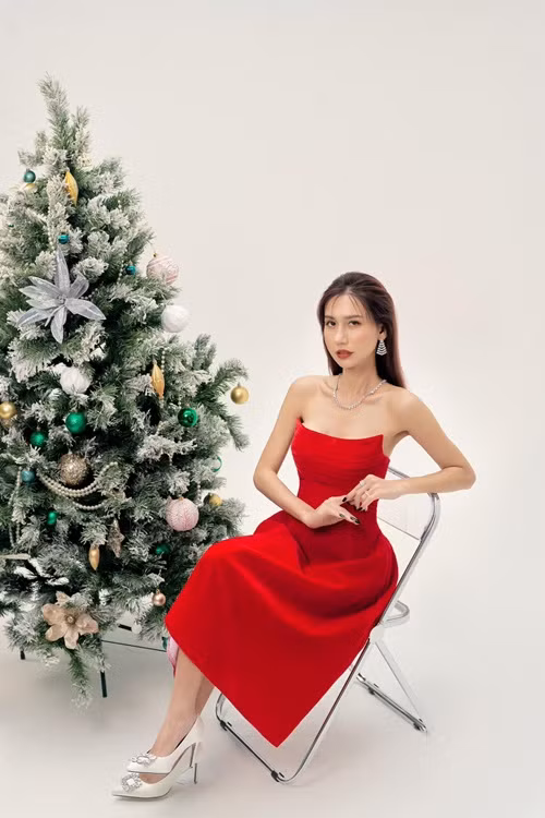 Lynk Lee công khai giới tính năm 2020. Giọng ca 8x ước mơ trở thành một cô gái nên phẫu thuật chuyển giới.