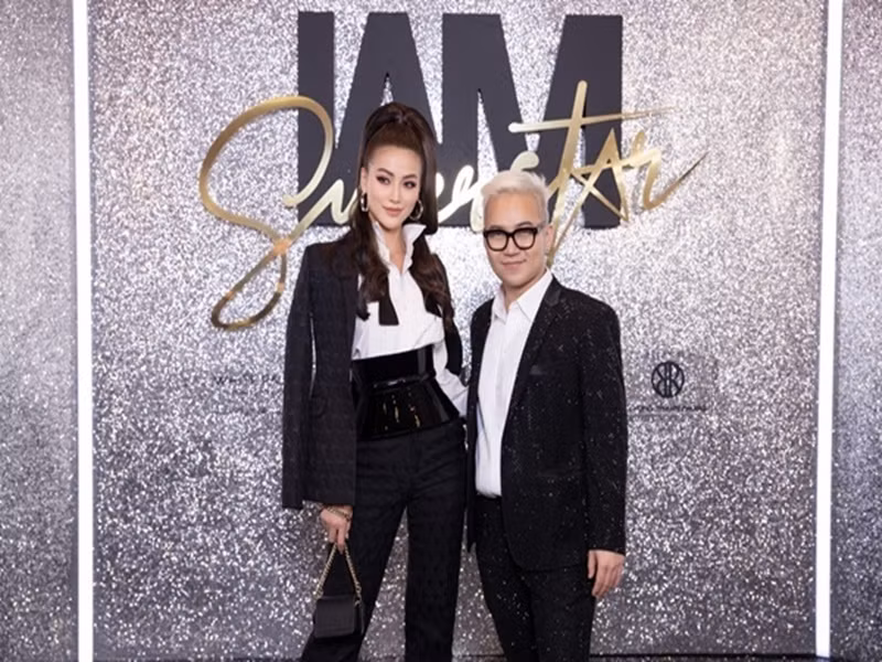 Chung Thanh Phong ra mắt các bộ sưu tập ở các sàn diễn lớn nhỏ như: Vietnam International Fashion Week, Đẹp Runway Fashion Show, Đêm hội chân dài… Ảnh: Vietnamnet.