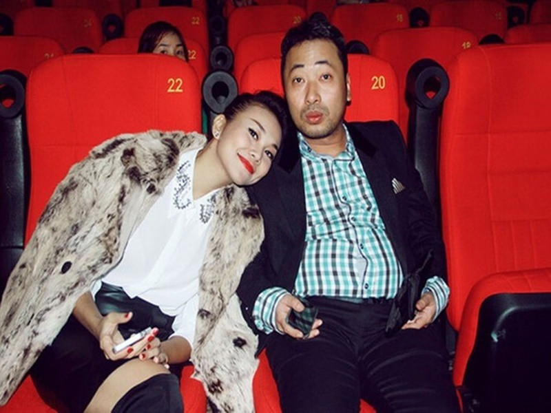 Thanh Hằng từng vướng tin đồn tình cảm với đạo diễn Quang Dũng. Về nghi vấn này, siêu mẫu cho hay: “Tôi nghĩ 5 năm cho mối quan hệ không phải là quá ngắn. Chúng tôi vượt qua những điều mọi người có thể nghĩ cho một mối quan hệ nam nữ". Ảnh: Saostar