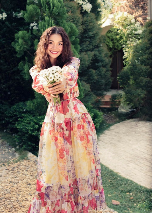 Bạn trai của Thanh Hằng phải trải qua 6-7 lớp người mới tiếp cận được người đẹp. Trong mắt Thanh Hằng, người yêu trung thực. Tới nay, danh tính người yêu của cô vẫn là một ẩn số. Ảnh: FBNV.