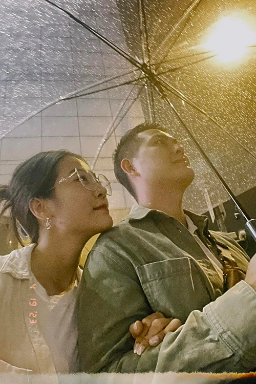 Karen Nguyễn tốt nghiệp ngành Đạo diễn sân khấu của trường Cao đẳng Nghệ thuật TP.HCM. Cô tham gia một số MV ca nhạc như "Anh đang ở đâu đấy anh" của Hương Giang, "Không thể cùng nhau suốt kiếp" của Hòa Minzy, đóng phim điện ảnh "Người cần quên phải nhớ".