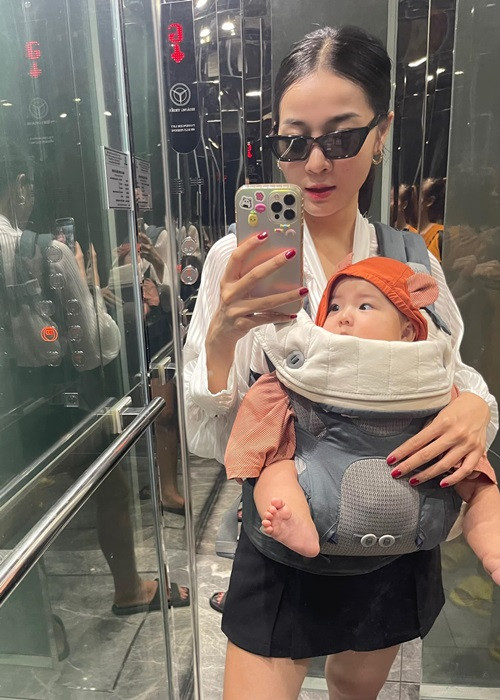 Người đẹp muốn sớm trở lại với công việc nên nỗ lực giảm cân.