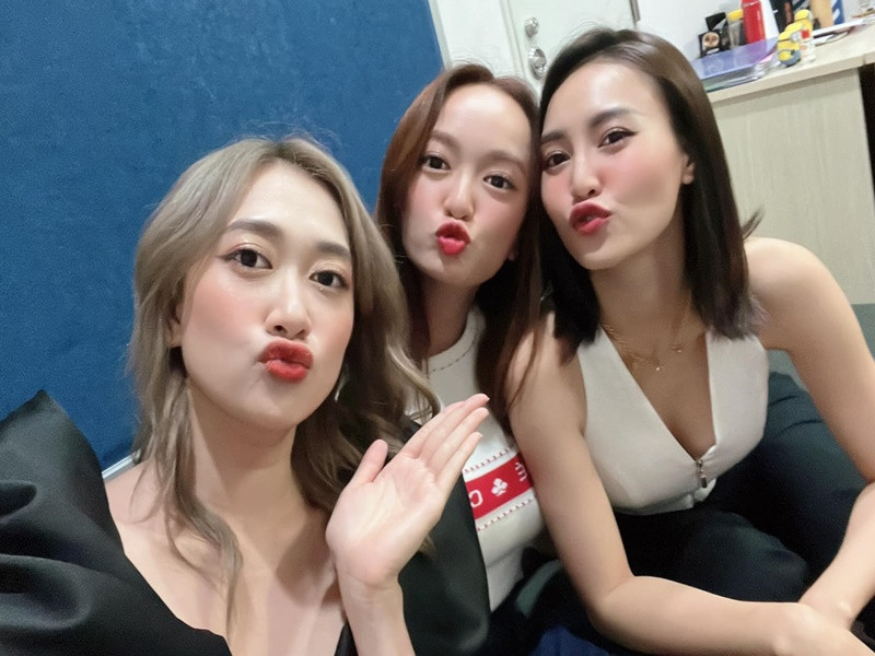 Phương Lan đang sắp xếp lịch trình để chụp ảnh cưới và chuẩn bị các khâu khác cho hôn lễ.