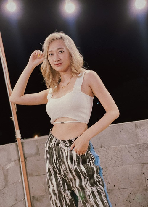 Theo VTV, Phương Lan thường được người yêu "duyệt" trang phục mỗi khi xuất hiện trước công chúng.