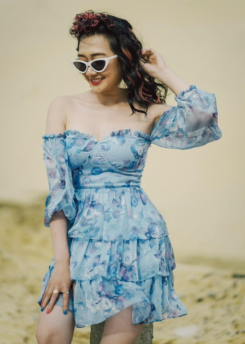 Theo Phương Lan, bạn trai kém cô 1 tuổi không phản đối việc cô mặc gợi cảm.