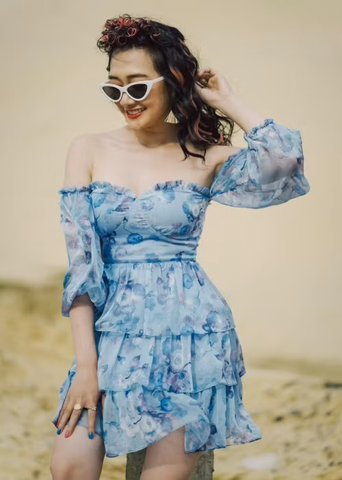 Theo Phương Lan, bạn trai kém cô 1 tuổi không phản đối việc cô mặc gợi cảm.