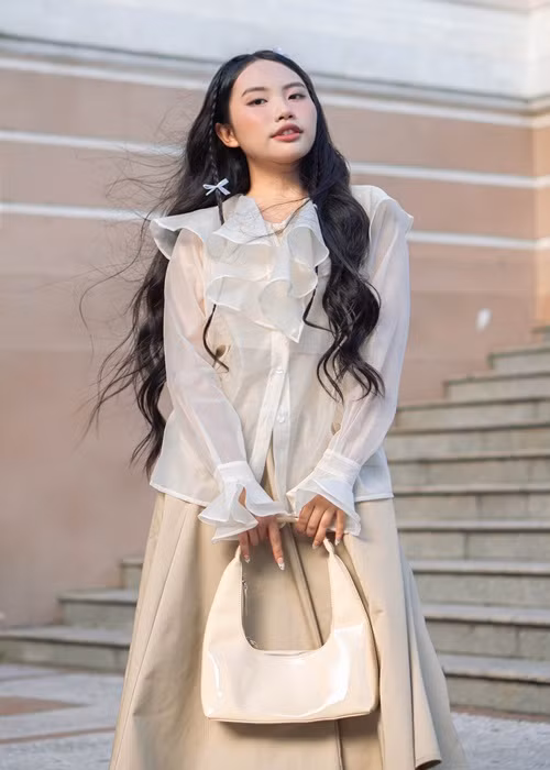 Không chỉ Dương Cẩm Lynh vướng ồn ào quảng cáo sai sự thật, một số sao Việt cũng vấp phải ý kiến trái chiều vì bài đăng quảng cáo sản phẩm quá lố. Phương Mỹ Chi là một trong số đó.