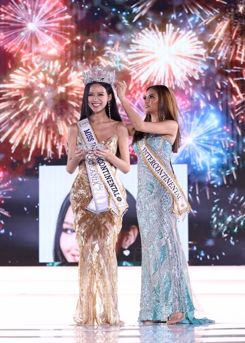 Bảo Ngọc đang giữ vương miện Hoa hậu Liên lục địa 2022. Ảnh: FBNV