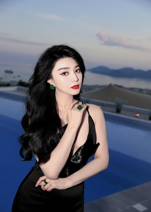 Phạm Băng Băng liên tục thay đổi phong cách.