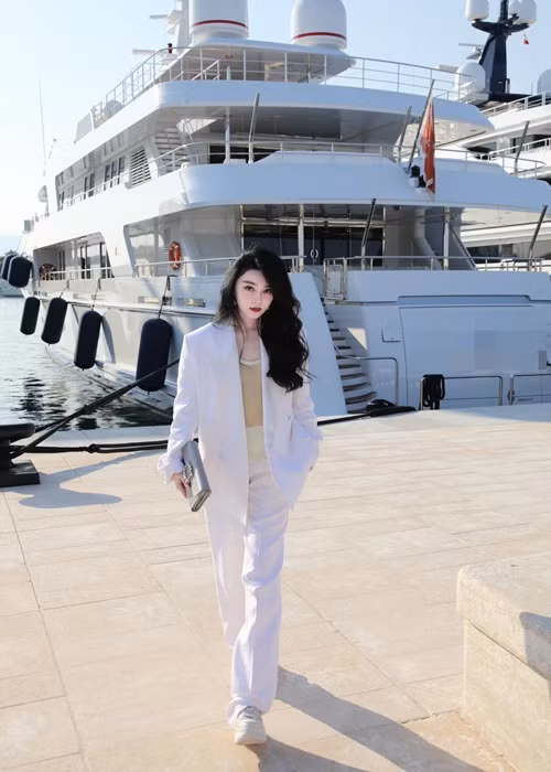 Mỹ nhân phim Võ Mị Nương truyền kỳ bày tỏ, cô rất ngưỡng mộ Dương Tử Quỳnh.