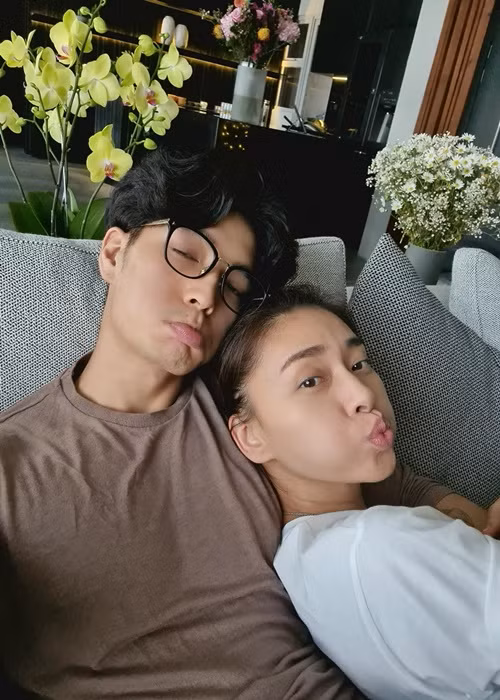 Ngô Thanh Vân kết hôn ở tuổi 43. Cô chờ đợi đến hơn 10 năm để tìm được người thực sự thấu hiểu mình.