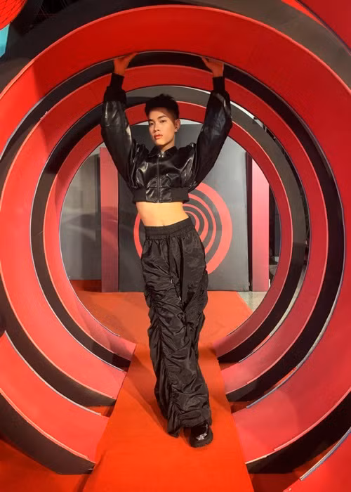 Được nhiều người so sánh với Mai Âm Nhạc ở mùa 2 về khả năng rap, Pháp Kiều cho biết: "Tôi nghĩ sự so sánh này là không cần thiết vì mỗi người đều có một màu sắc riêng. Tôi cũng rất thích phong cách âm nhạc và cách nói chuyện của chị Mai. Ai cũng sẽ có một cách riêng để truyền đạt quan điểm của mình qua âm nhạc".