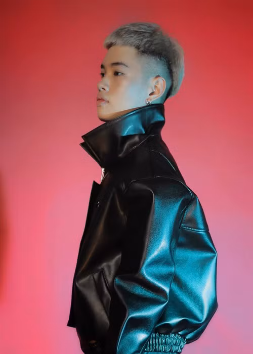 Pháp Kiều là một fan của HIEUTHUHAI, từng gọi đàn anh là chồng, ông xã.