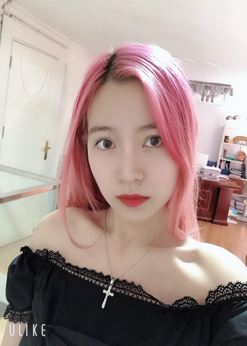 Theo Văn Hóa và Phát Triển, Thiên Nga đang theo học tại trường Đại học quốc tế Mỹ và chuẩn bị bảo vệ luận án tiến sĩ chuyên ngành công tác xã hội vào tháng 7. Ảnh: FBNV.