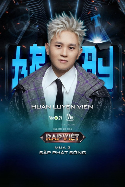 Làm huấn luyện Rap Việt mùa 3, B Ray tên thật là Trần Thiện Thanh Bảo, có thời gian sống ở Mỹ, theo học ngành dược. Ảnh: FBNV