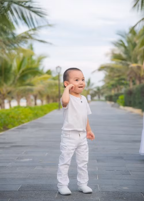 Bé Sâm - con trai út của Tuấn Hưng sinh năm 2019.