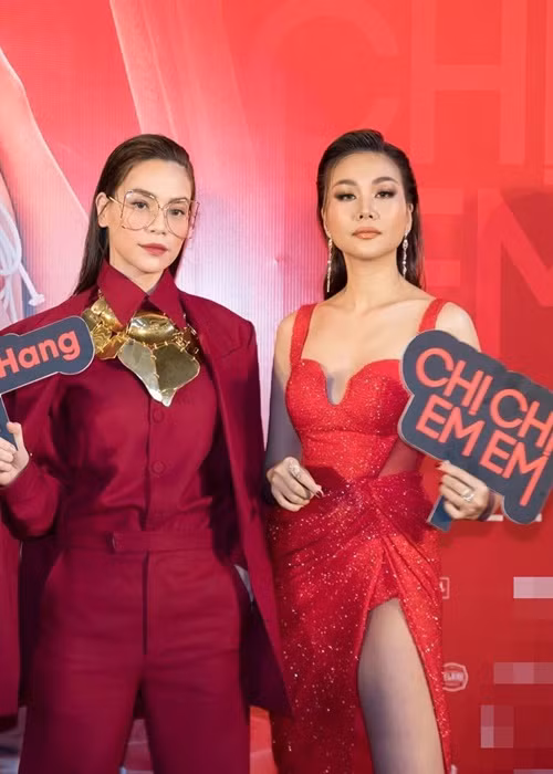 Đôi bạn thân luôn ủng hộ nhau trong công việc. Trong ảnh, Hà Hồ đến chúc mừng Thanh Hằng ra mắt phim điện ảnh. Ảnh: Dân Việt