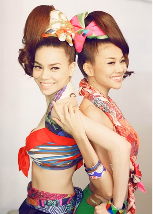 Về cách giữ tình bạn với Hà Hồ, Thanh Hằng chia sẻ trên Dân Việt: “Trong mối quan hệ giữa con người, dù là tình yêu hay tình bạn vẫn luôn mong manh dễ vỡ. Mỗi cá nhân đều có những tính cách, suy nghĩ khác nhau, nhưng nếu đã xác định là bạn bè, sẵn sàng đi chung với nhau trên con đường dài thì điều quan trọng là phải biết nhường nhịn lẫn nhau, lui về sau một chút, biết nghĩ cho đối phương một chút, mối quan hệ sẽ luôn bền chặt, dài lâu. Đó là cách giúp tôi giữ được mối quan hệ tốt đẹp với Hà Anh Tuấn và Hồ Ngọc Hà suốt nhiều năm qua”. Ảnh: Khám phá